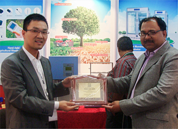 托普云農(nóng)與海外公司高層、技術(shù)研發(fā)人員進(jìn)行交流合作