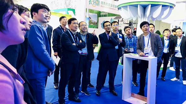 浙江省農(nóng)業(yè)農(nóng)村廳林健東廳長一行關(guān)注浙江省智慧農(nóng)業(yè)云平臺新業(yè)務模塊建設及應用情況。