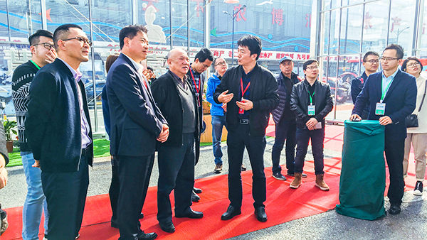 原浙江人大常委會副主任、黨組副書記程渭山極其關(guān)注浙江省畜牧云平臺數(shù)據(jù)動(dòng)態(tài)